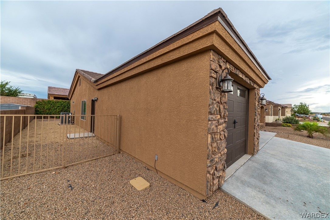 Listing photo id 62 for 2324 Ginger Street