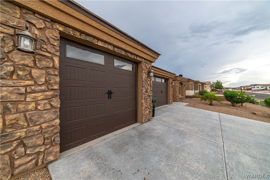 Listing photo id 63 for 2324 Ginger Street