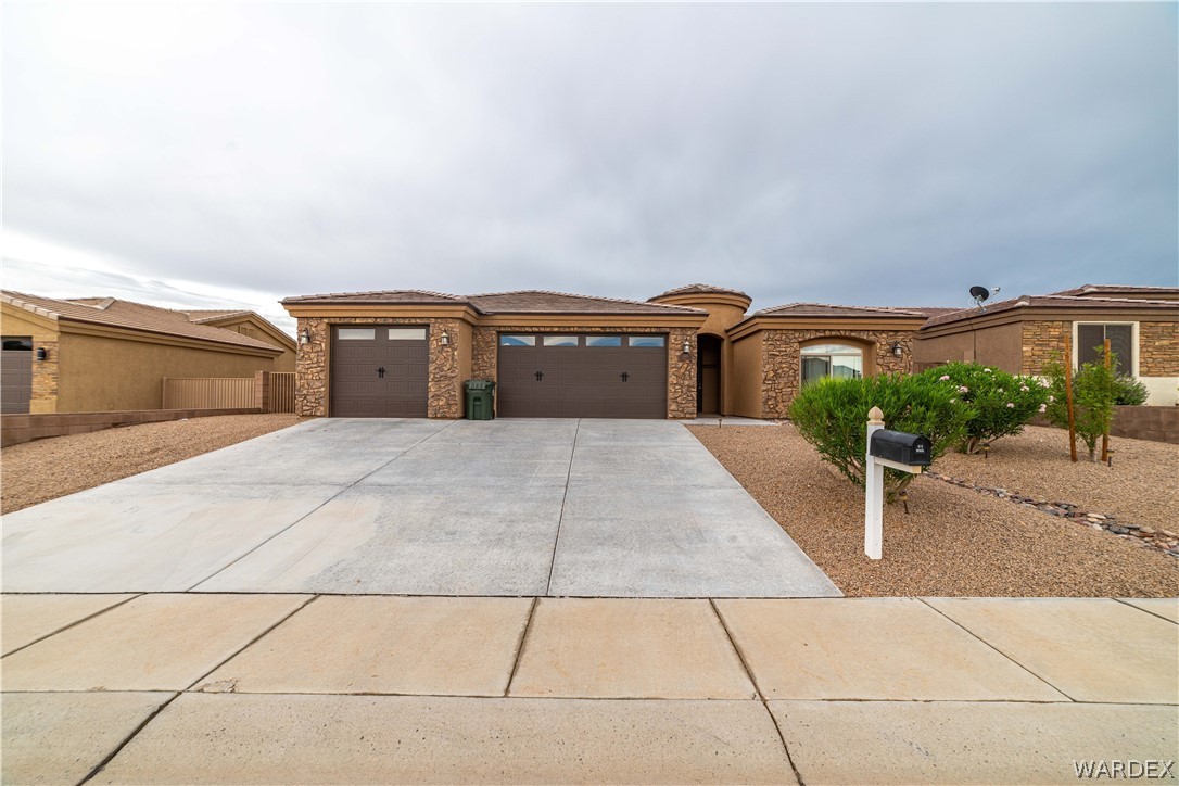 Listing photo id 64 for 2324 Ginger Street