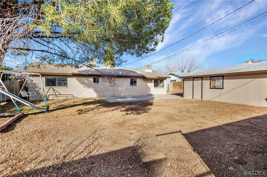 Listing photo id 31 for 2502 Mullen Drive