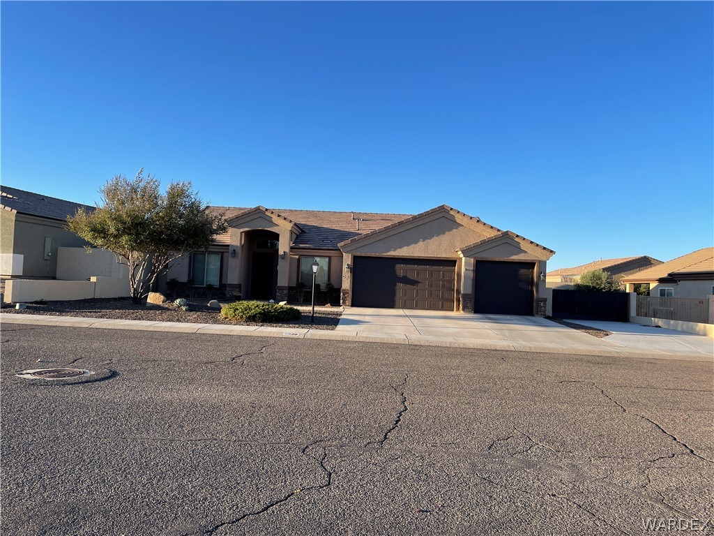 Listing photo id 1 for 4216 Old Ranch Lane