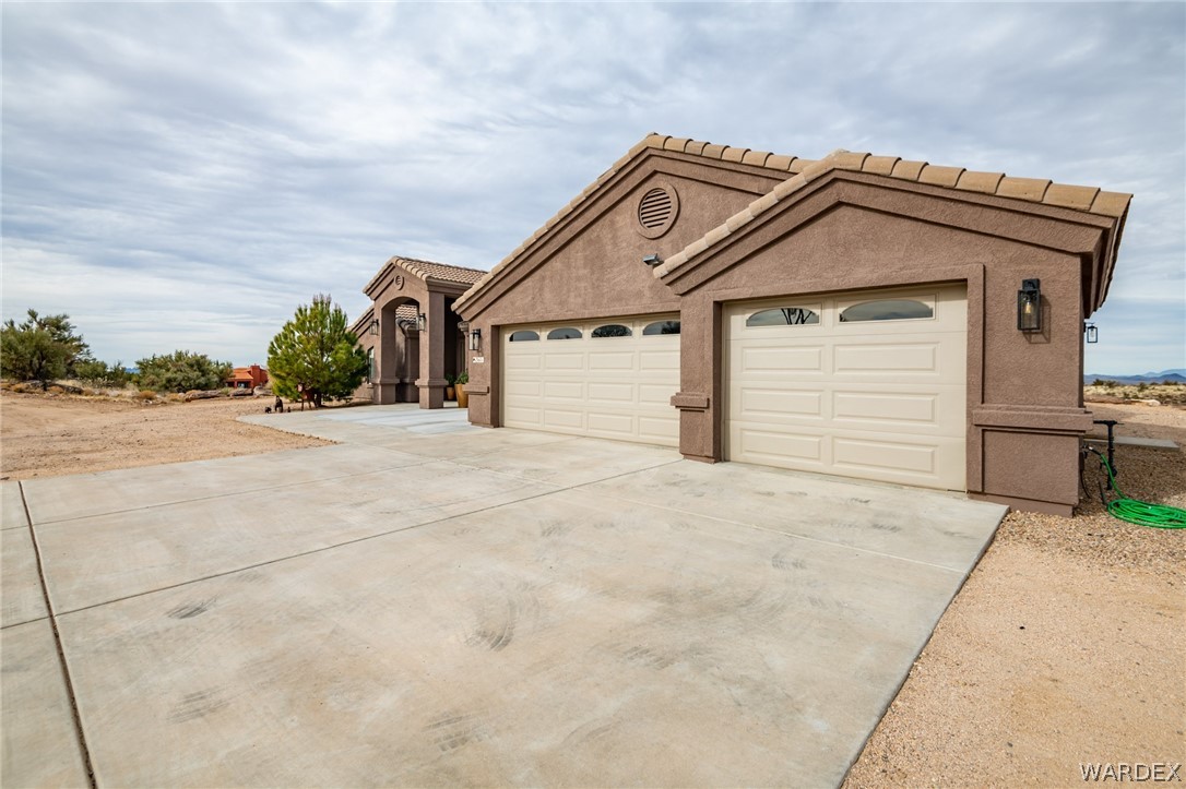 Listing photo id 4 for 3601 Stagecoach Drive