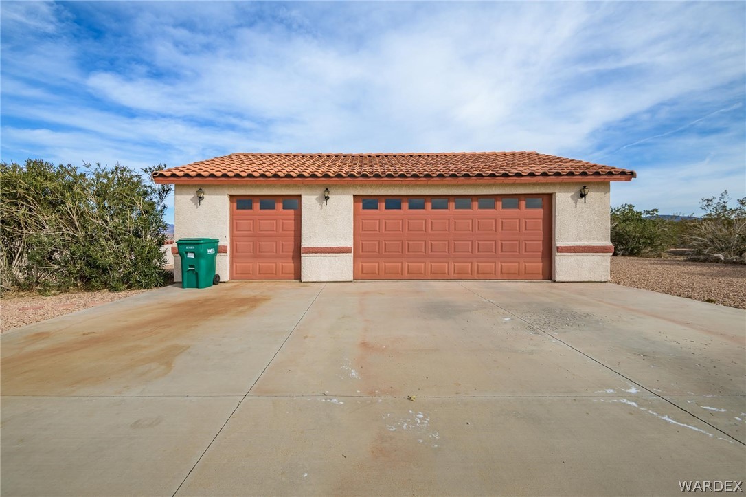 Listing photo id 3 for 7837 Larkspur Drive