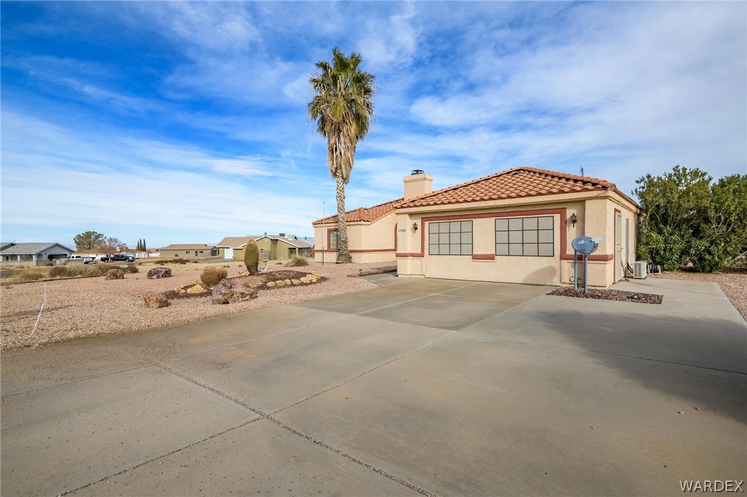 Listing photo id 6 for 7837 Larkspur Drive