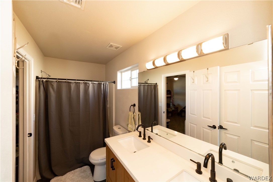 Listing photo id 37 for 4090 Roma Road