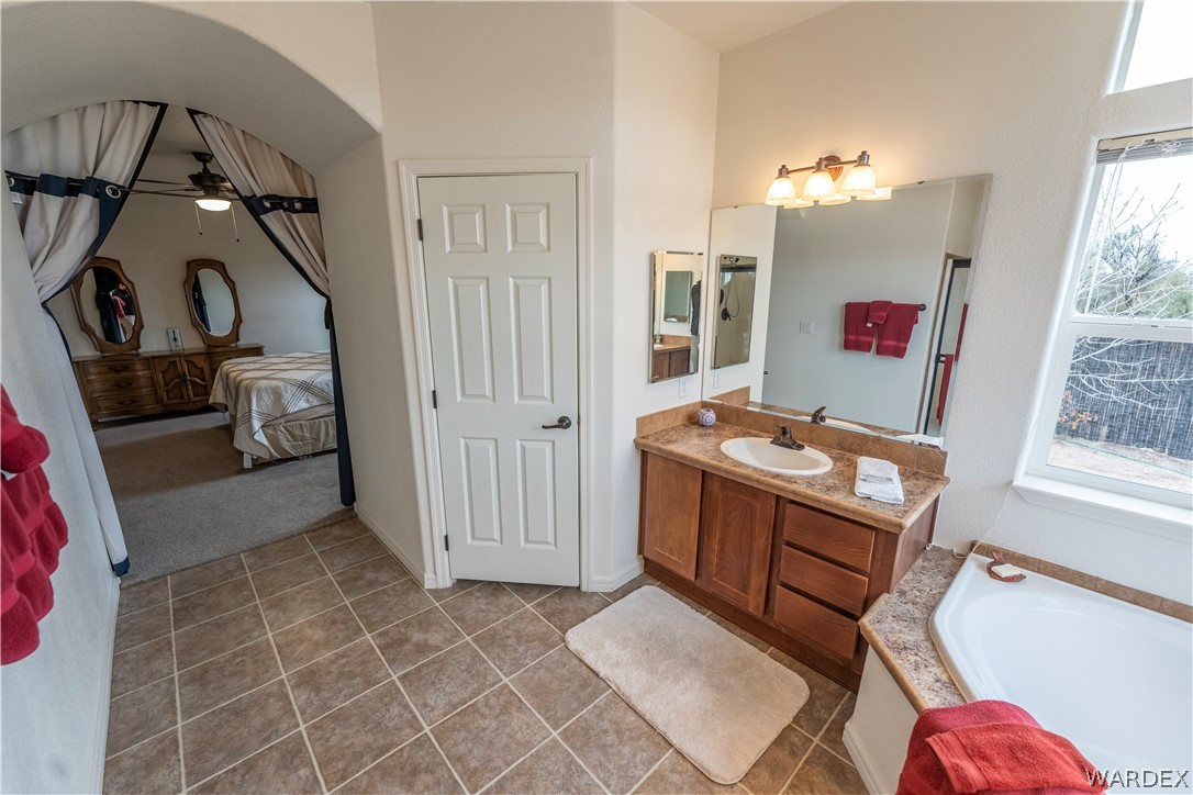 Listing photo id 23 for 11865 Cadmia Drive