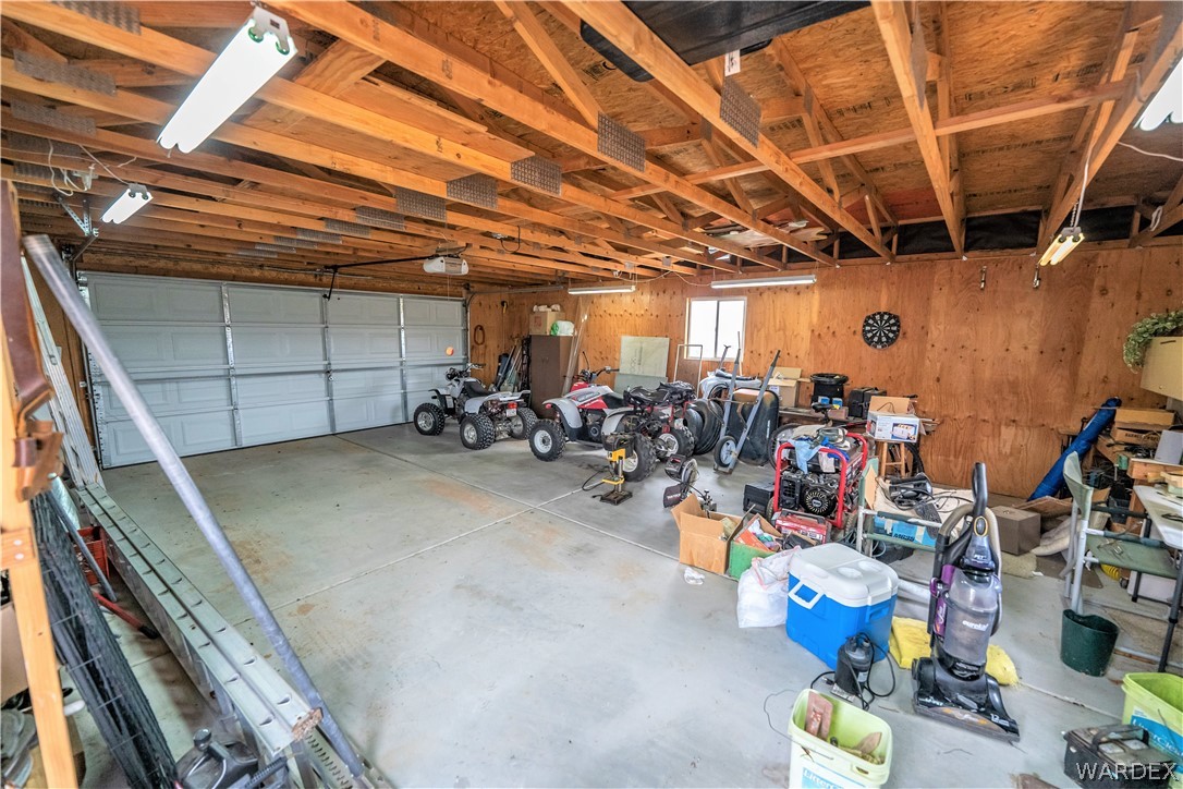 Listing photo id 38 for 11865 Cadmia Drive