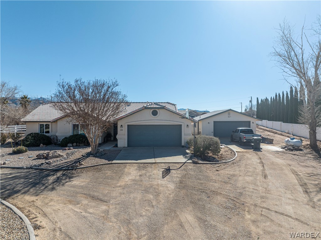Listing photo id 1 for 3490 Airfield Avenue