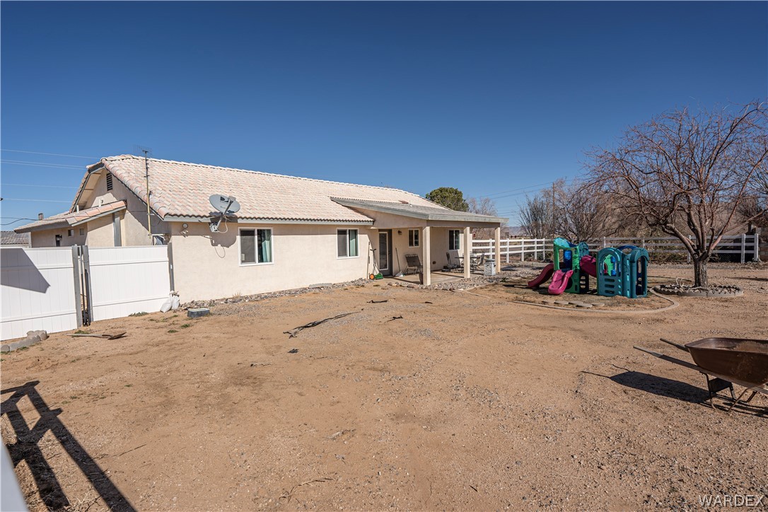 Listing photo id 33 for 3490 Airfield Avenue