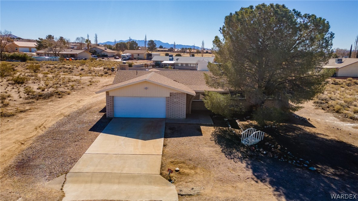 Listing photo id 1 for 7616 Larkspur Drive