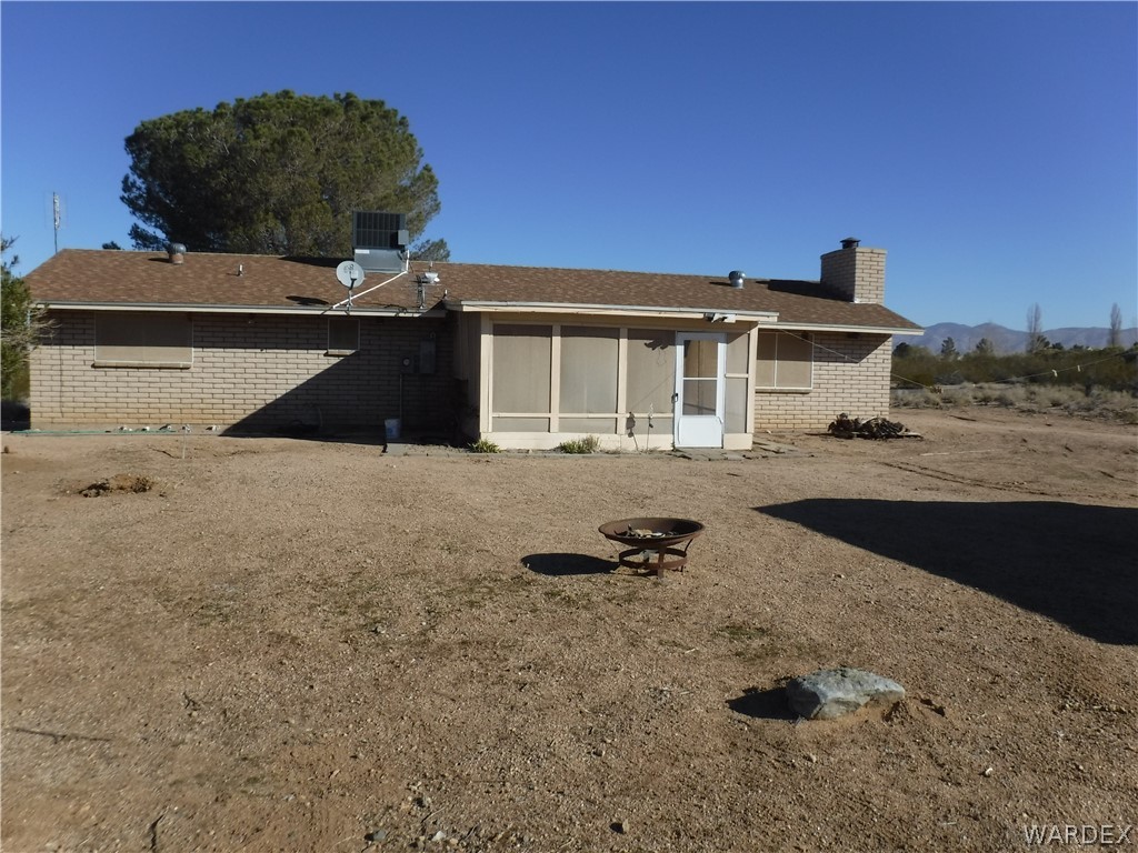 Listing photo id 42 for 7616 Larkspur Drive