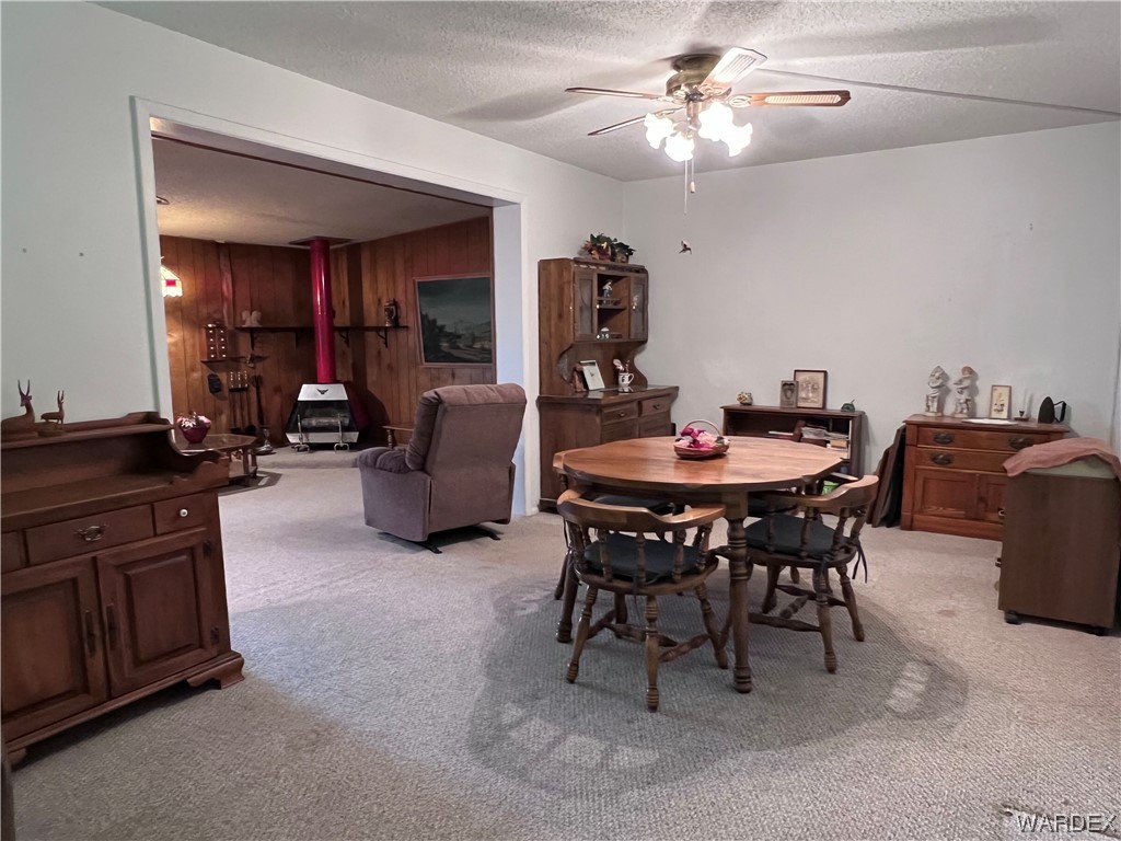 Listing photo id 18 for 2527 Mullen Drive