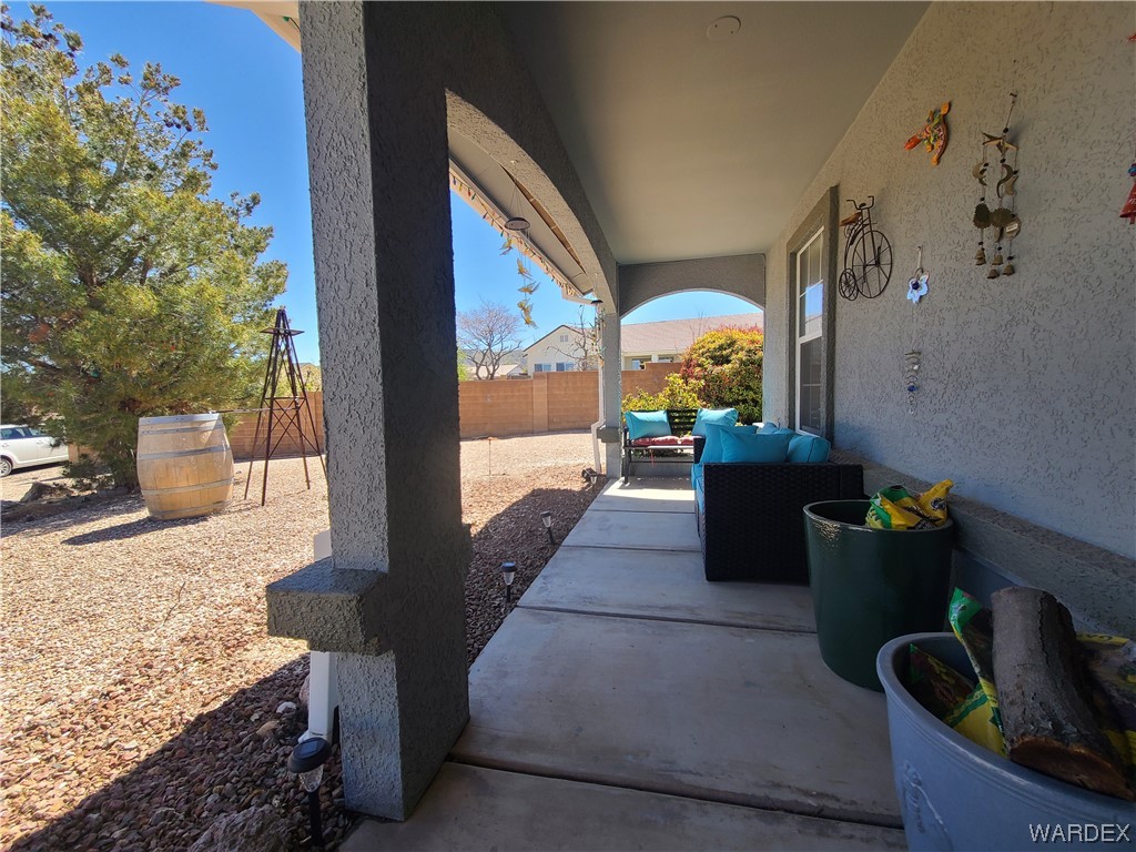 Listing photo id 4 for 2377 Pueblo Drive