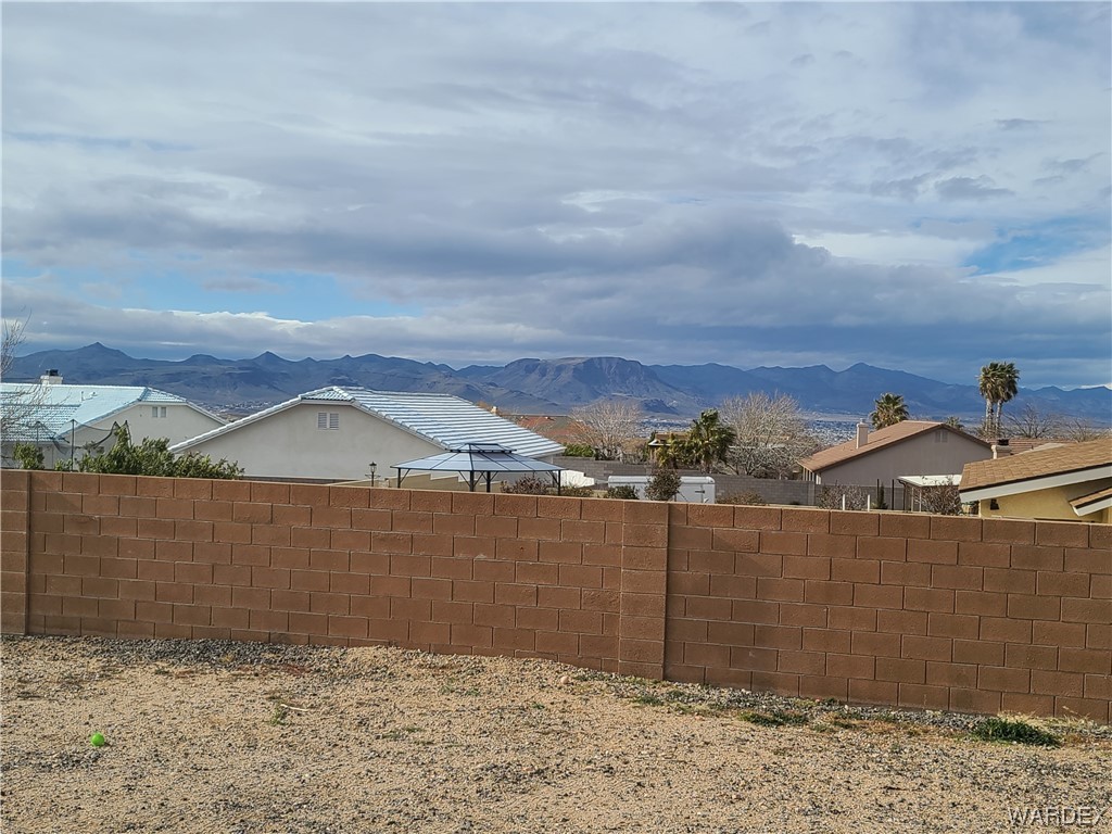 Listing photo id 78 for 2377 Pueblo Drive