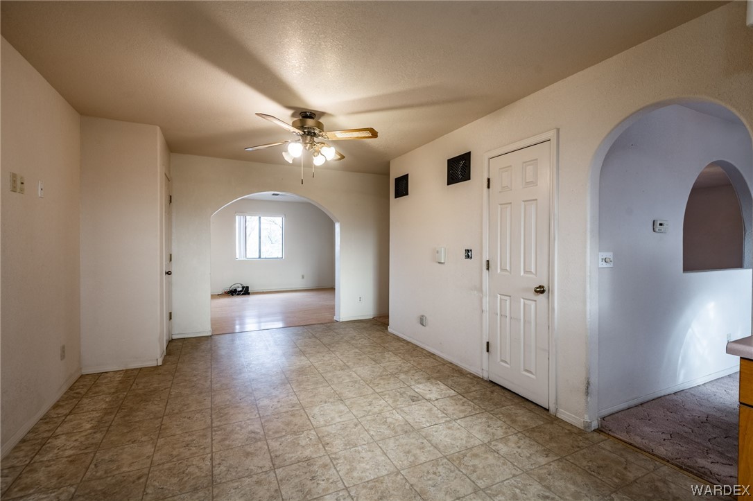 Listing photo id 12 for 8730 Lariat Drive