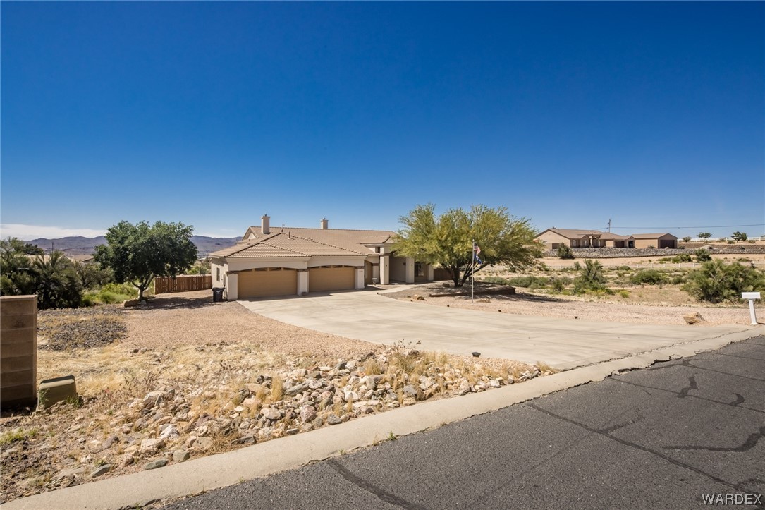 Listing photo id 5 for 1101 Copper Wind Lane