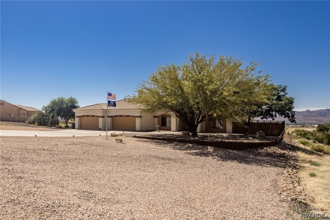 Listing photo id 6 for 1101 Copper Wind Lane