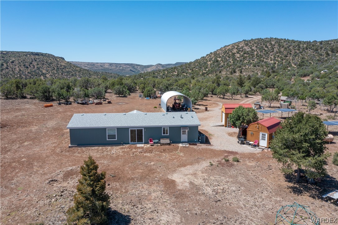 Listing photo id 3 for 2404 Knight Creek Road