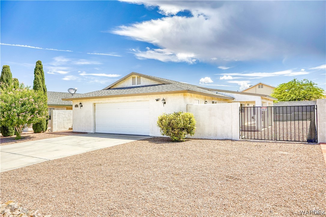 Listing photo id 1 for 3010 Evans Street
