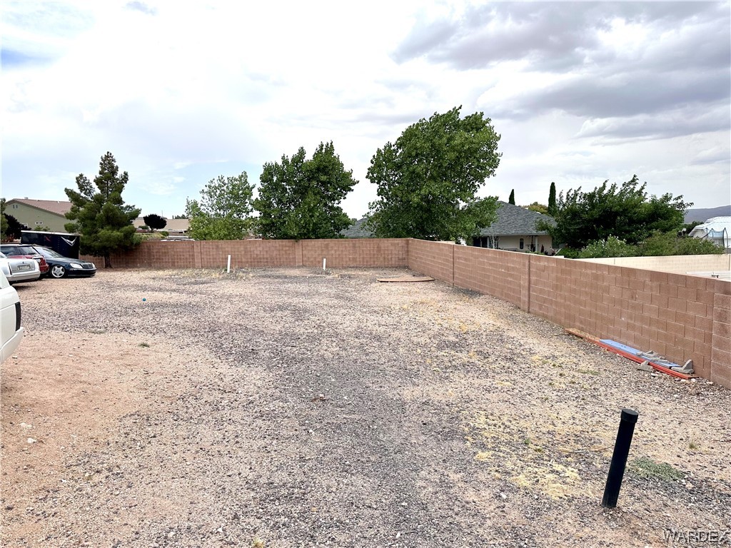 Listing photo id 38 for 2377 Pueblo Drive
