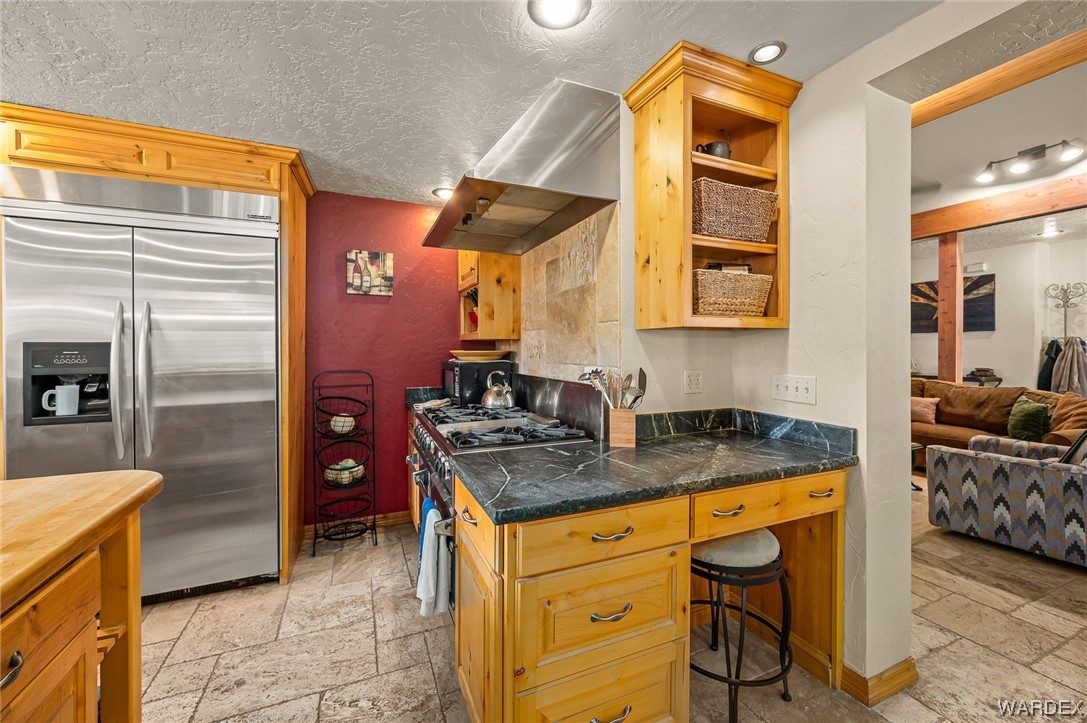 Listing photo id 15 for 5576 Blue Jay Road