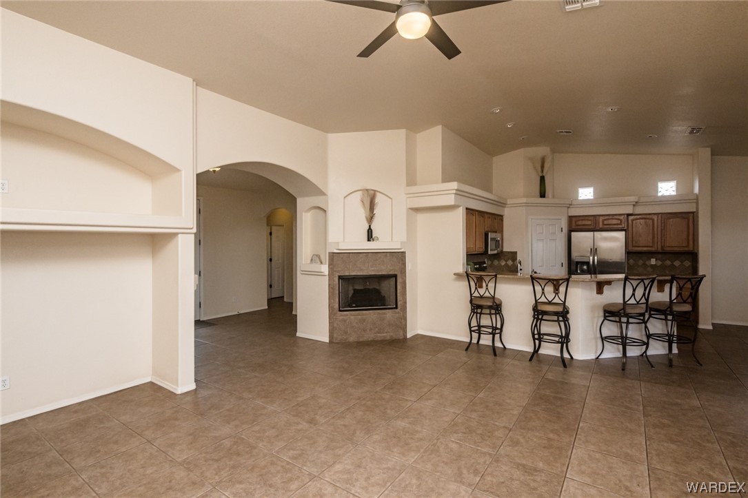 Listing photo id 11 for 8643 Cortez Drive