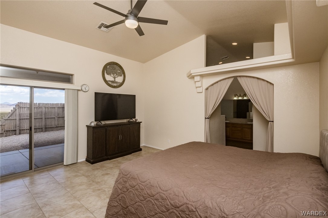 Listing photo id 21 for 8643 Cortez Drive