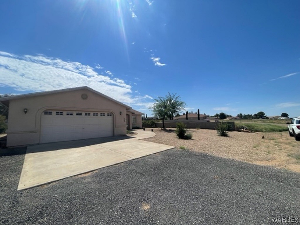 Listing photo id 2 for 9866 Whipple Drive