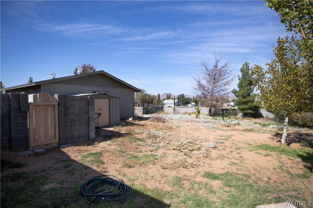 Listing photo id 23 for 9668 Pebble Drive