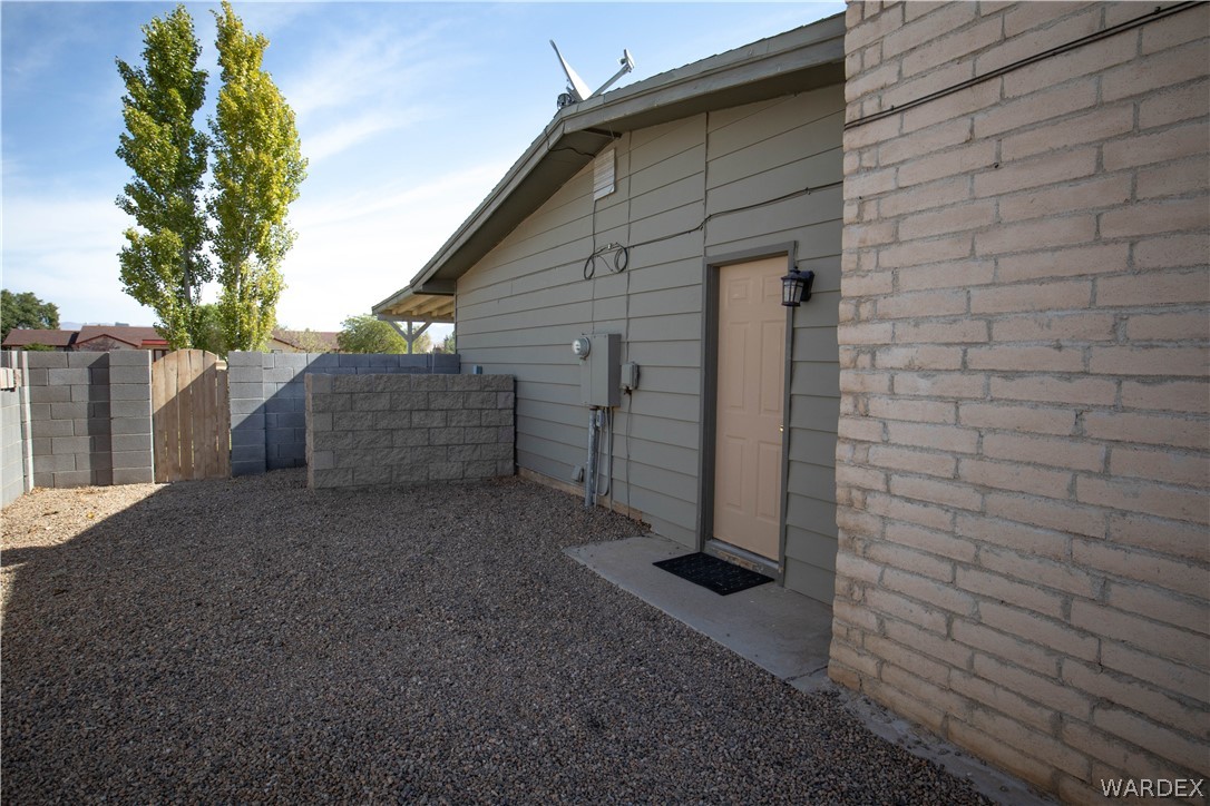 Listing photo id 27 for 9668 Pebble Drive