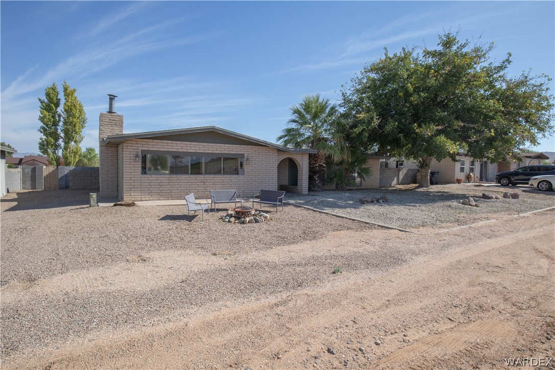 Listing photo id 3 for 9668 Pebble Drive