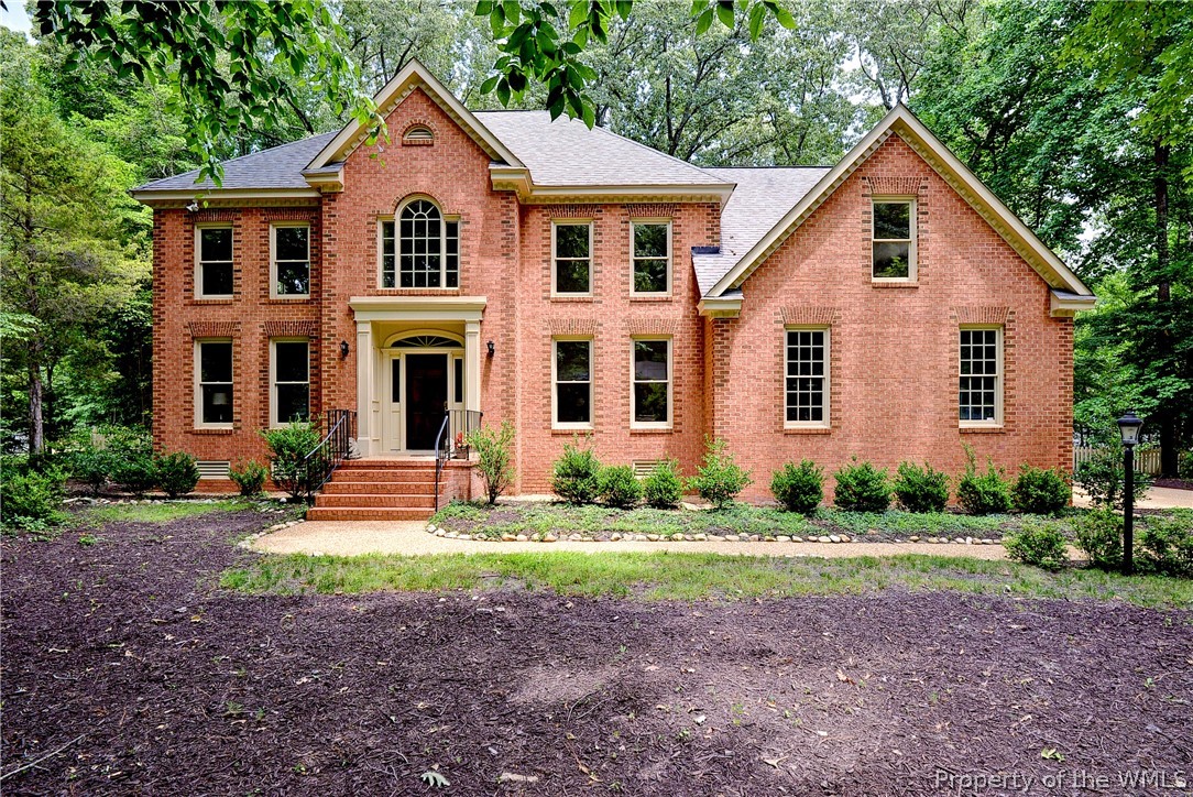 Stately and elegant all-brick Georgian located on a quiet interior street! This custom-built, one-owner home offers a fabulous floor plan and updates throughout. Guests are greeted with a beautiful two-story foyer with grand dental moldings. A home office/ study is accessed by French doors with a full bath adjacent. Living and dining rooms are both accented with gorgeous moldings. Expansive great room with fabulous natural light, Cathedral ceiling, wet bar, and a back staircase. The spacious kitchen offers granite counters, stainless appliances, tons of cabinet space and a sunny breakfast area. Upstairs, the primary bedroom features a tray ceiling, walk-in closet and an UPDATED primary bath. Generous bedroom 2 affords great light. BR 3 and 4(or bonus room) share a Jack and Jill bath. The house is located on a beautiful treed and flat lot with a large and wonderfully landscaped fenced​​‌​​​​‌​​‌‌​‌‌‌​​‌‌​‌‌‌​​‌‌​‌‌‌ backyard.